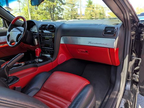 Used 2002 Ford Thunderbird image 38