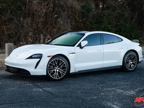 Used 2022 Porsche Taycan image 34