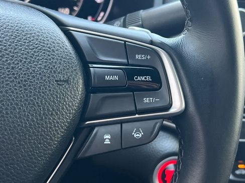 Used 2018 Honda Accord Sport image 28