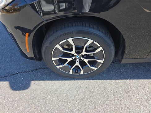 Used 2025 BMW X3 xDrive30i w/ Convenience Package image 11