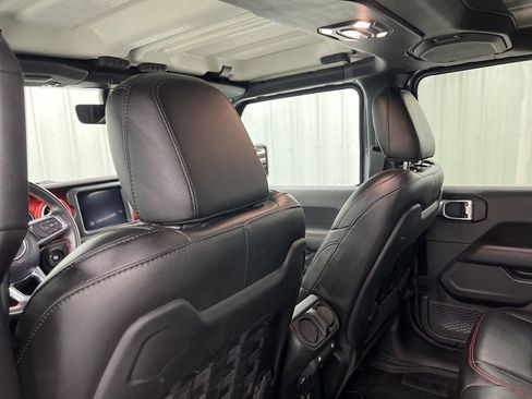 Used 2022 Jeep Wrangler Unlimited Rubicon w/ Steel Bumper Group image 15