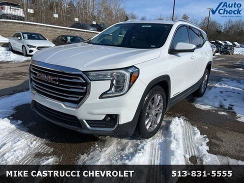 Used 2023 GMC Terrain SLT image 1
