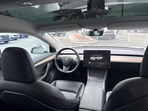 Used 2023 Tesla Model 3 Standard Range RWD image 21