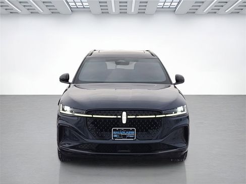 Certified 2024 Lincoln Nautilus Reserve w/ Equipment Group 202A image 8