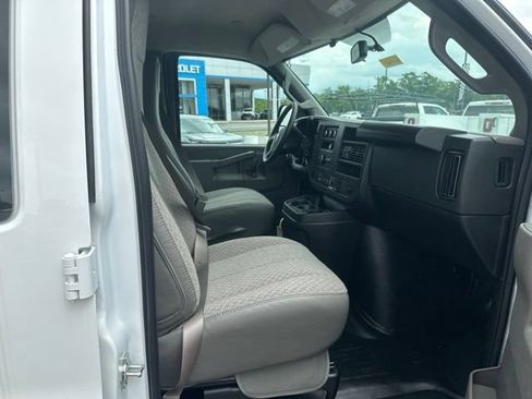 New 2026 Chevrolet Express 2500 w/ Communications Package RWD image 29