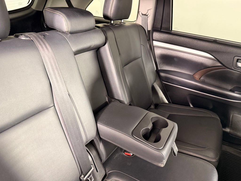 Used 2018 Toyota Highlander AWD V6 image 22
