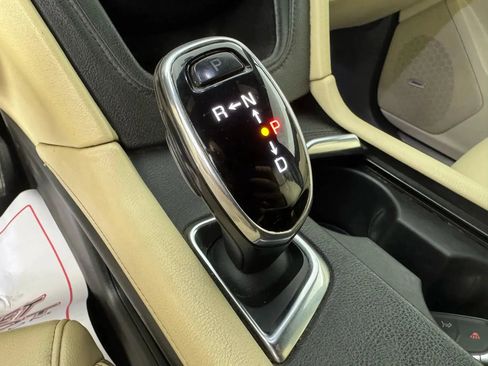 Used 2018 Cadillac XT5 AWD image 21