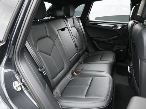 Certified 2026 Porsche Macan AWD/4WD image 27
