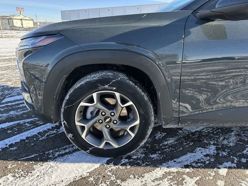Used 2025 Chevrolet Trax LT image 33