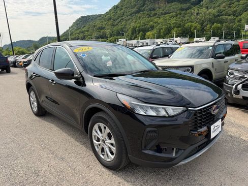 Used 2024 Ford Escape Active w/ Tech Pack #2 FWD image 2
