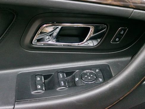 Used 2018 Ford Taurus Limited AWD/4WD image 17