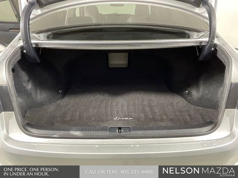 Used 2016 Lexus ES 350 w/ Luxury Package w/Wood Trim FWD image 11