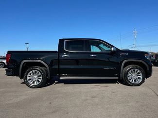 New 2025 GMC Sierra 1500 Denali video 3