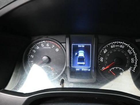 Used 2018 Toyota Tacoma SR w/ SR Convenience Package RWD image 4