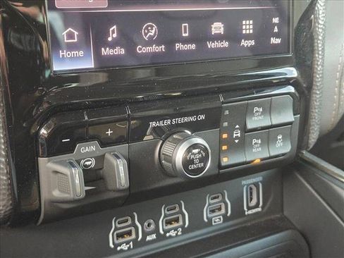 Used 2025 RAM 1500 Limited w/ Trailer Tow Group image 18