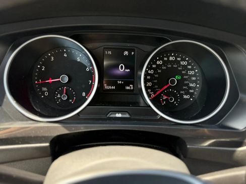 Used 2019 Volkswagen Tiguan SE w/ Panoramic Sunroof Package FWD image 17