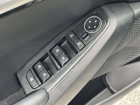Used 2023 Kia Seltos EX AWD/4WD image 19