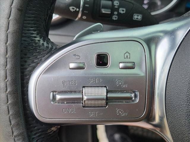 Used 2020 Mercedes-Benz GLC 300 image 17
