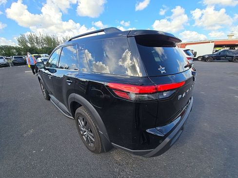 Used 2024 Nissan Pathfinder SV FWD image 6