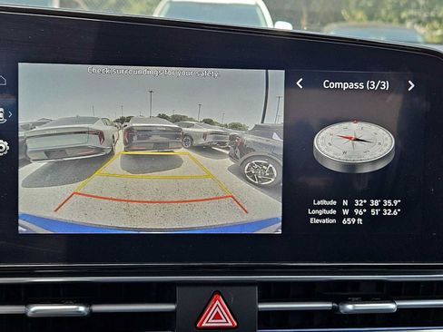 Used 2024 Hyundai Elantra SEL FWD image 19