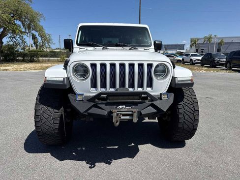 Used 2018 Jeep Wrangler Unlimited Sahara AWD/4WD image 9