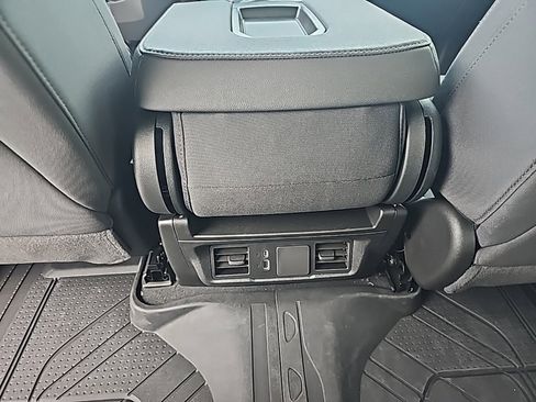 Certified 2025 Chevrolet Silverado 1500 Custom image 14