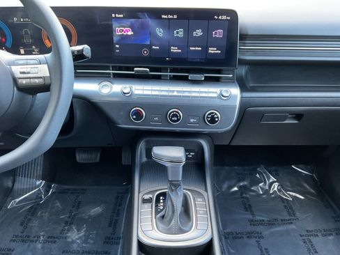 Used 2025 Hyundai Kona SE image 11