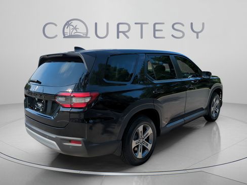 Used 2024 Honda Pilot EX-L image 7