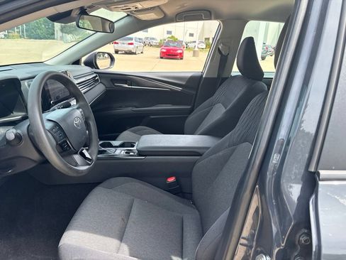 Used 2025 Toyota Camry LE FWD image 11