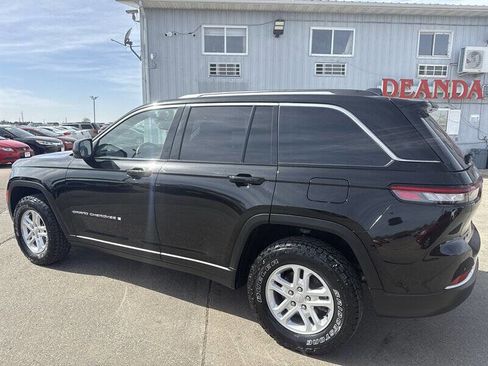 Used 2022 Jeep Grand Cherokee Laredo w/ Luxury Tech Group I image 3