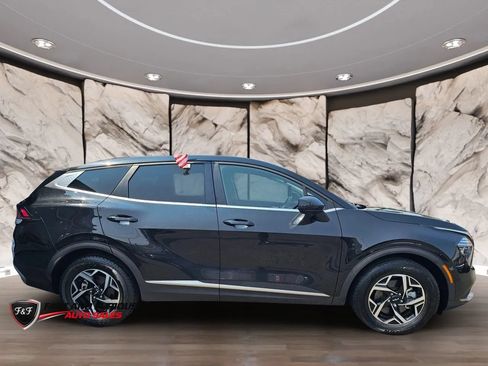 Used 2024 Kia Sportage LX FWD image 4