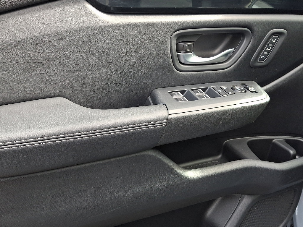 Used 2024 Honda Pilot Touring image 12