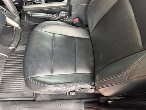 Used 2019 Toyota Tacoma TRD Off-Road image 34