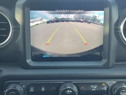 Used 2023 Jeep Wrangler Unlimited Sahara w/ Cold Weather Group AWD/4WD image 32