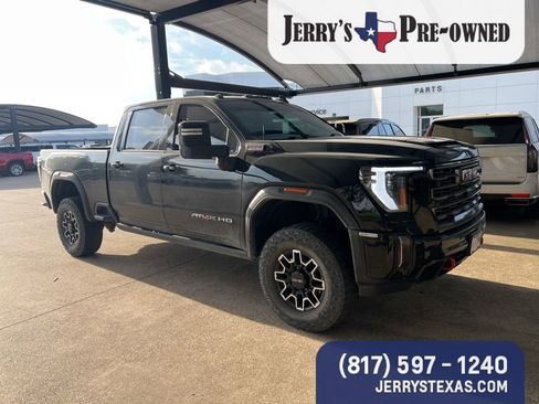 Used 2024 GMC Sierra 2500 AT4X image 2