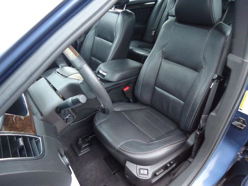 Used 2018 Ford Taurus Limited w/ Driver Assist Package image 24