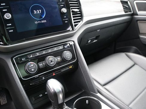 Used 2022 Volkswagen Atlas Cross Sport SE image 4