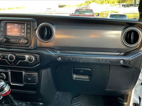 Used 2021 Jeep Wrangler Sport image 21