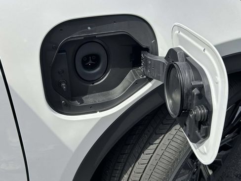 New 2026 Toyota C-HR AWD/4WD image 12