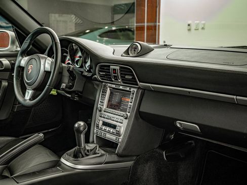 Used 2005 Porsche 911 Carrera S image 34