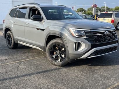 New 2025 Volkswagen Atlas Peak Edition SE