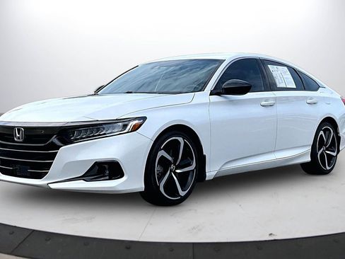Used 2022 Honda Accord Sport image 4