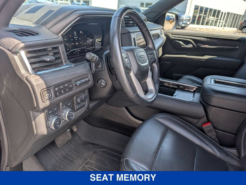 Used 2024 GMC Yukon Denali w/ Advanced Technology Package AWD/4WD image 16