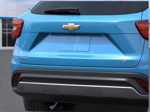New 2026 Chevrolet Trax LT w/ LT Convenience Package FWD image 14