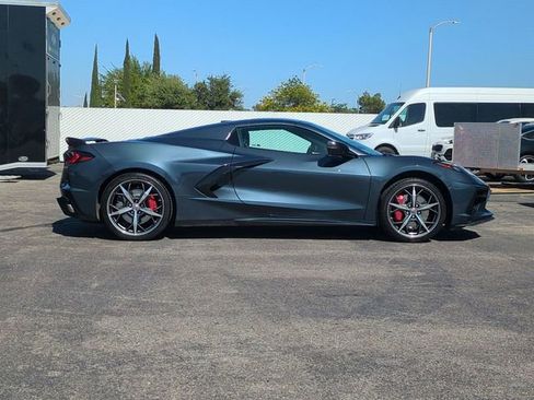 Used 2021 Chevrolet Corvette Stingray Preferred Conv w/ Z51 Performance Package RWD image 9