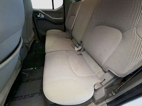 Used 2021 Nissan Frontier SV w/ Midnight Edition Floor Mats RWD image 13