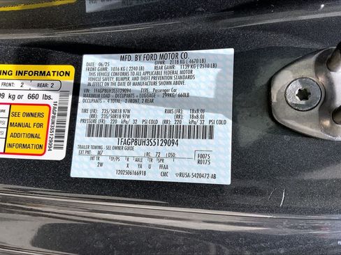 Used 2025 Ford Mustang Convertible RWD image 19