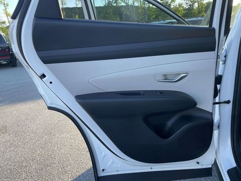 Used 2025 Hyundai Tucson SEL FWD image 2