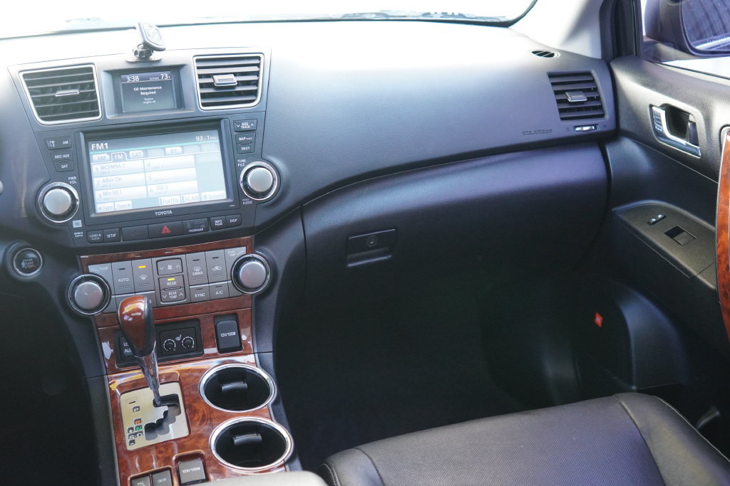 Used 2011 Toyota Highlander Limited AWD/4WD image 26