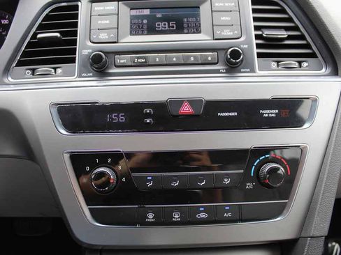Used 2017 Hyundai Sonata SE FWD image 20
